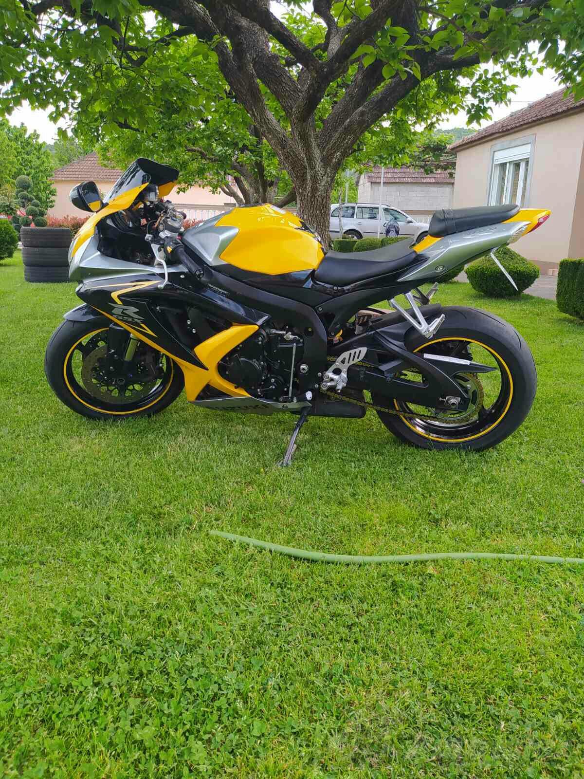 suzuki gsxr600 2021