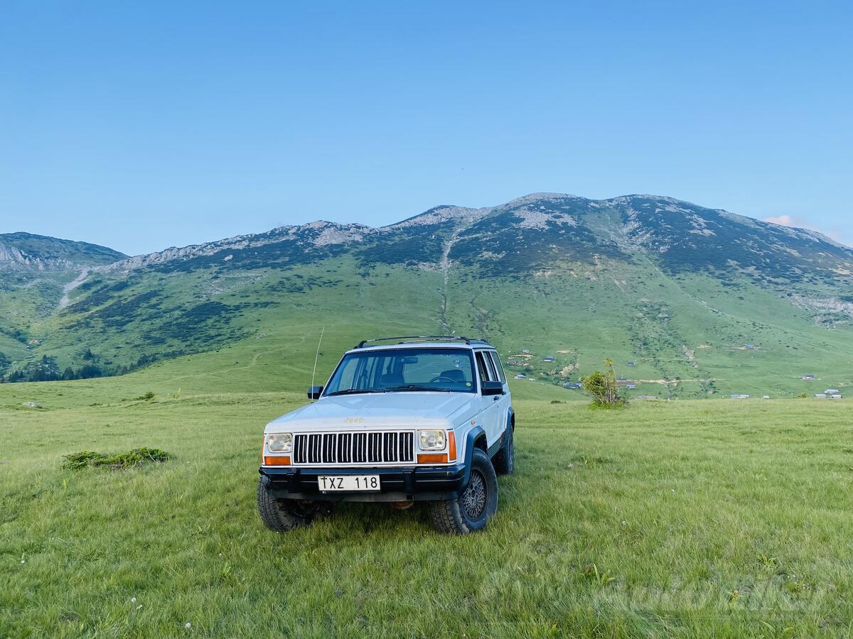 Jeep Cherokee 4.0 Cijena 2400 € Crna Gora Rožaje > Okolina