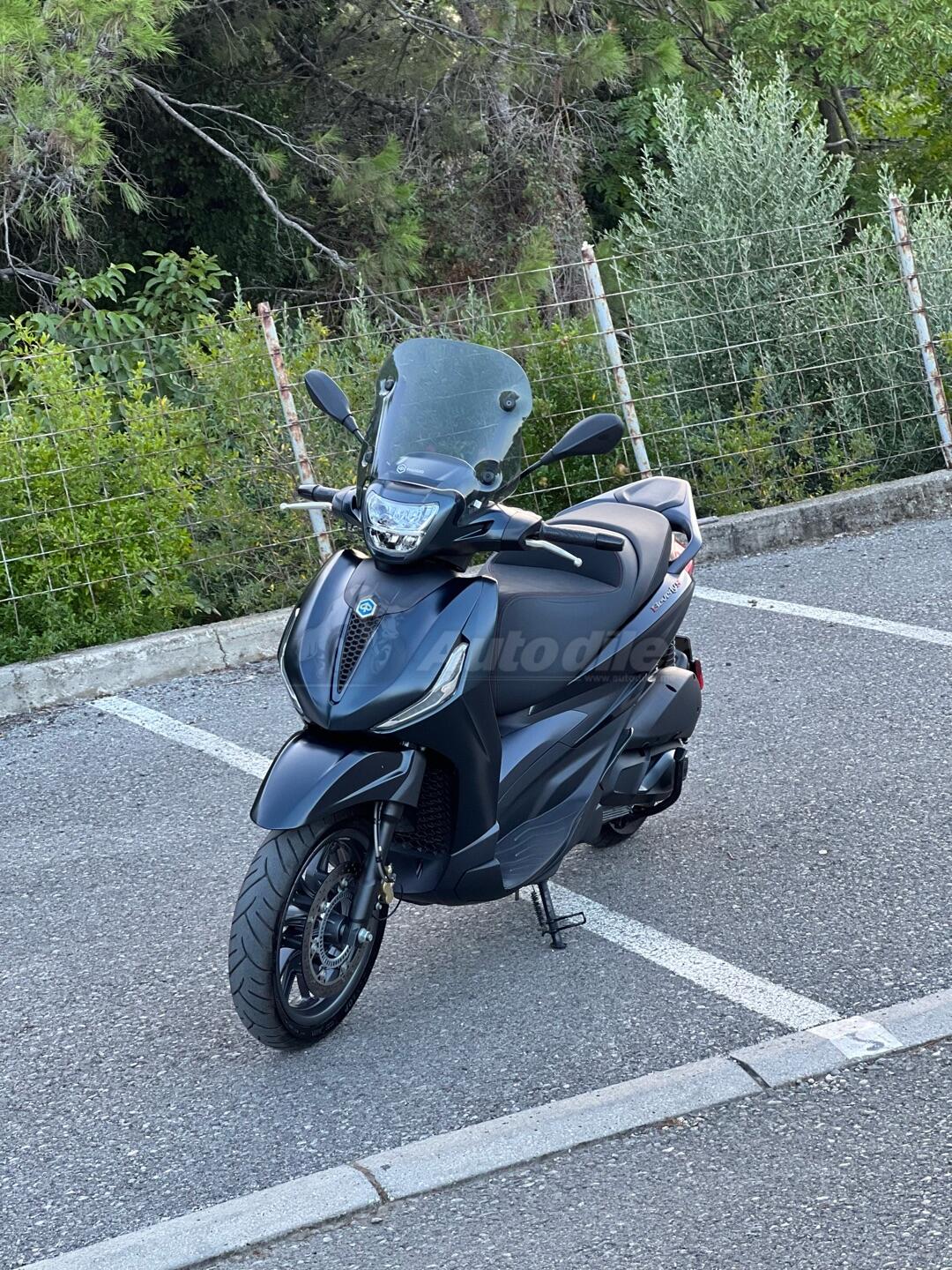 Piaggio Beverly 300s Cijena 5000 € Crna Gora Ulcinj Bijela Gora