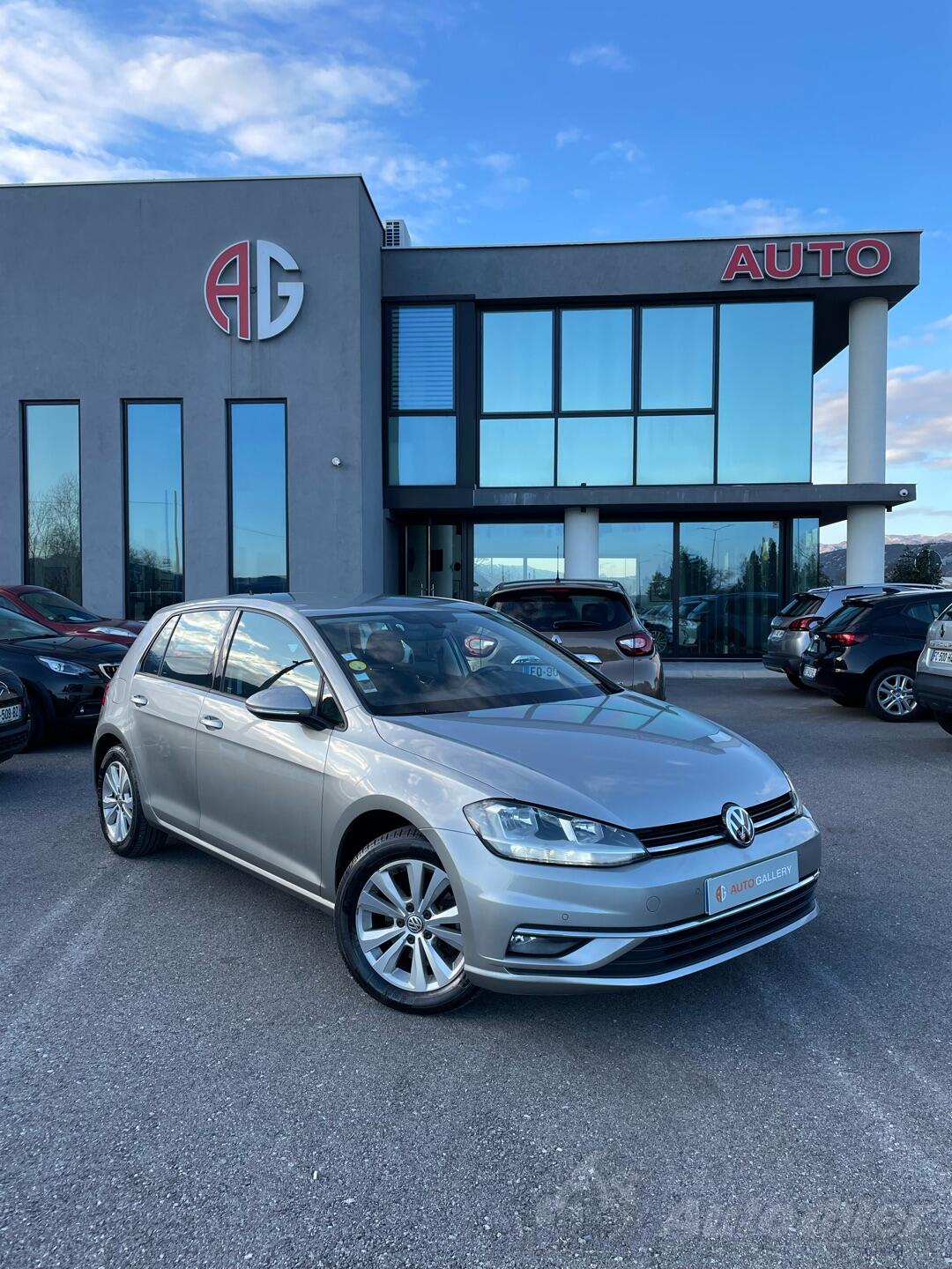 volkswagen-golf-7-1-6-tdi-115ks-facelift-cijena-14500-crna