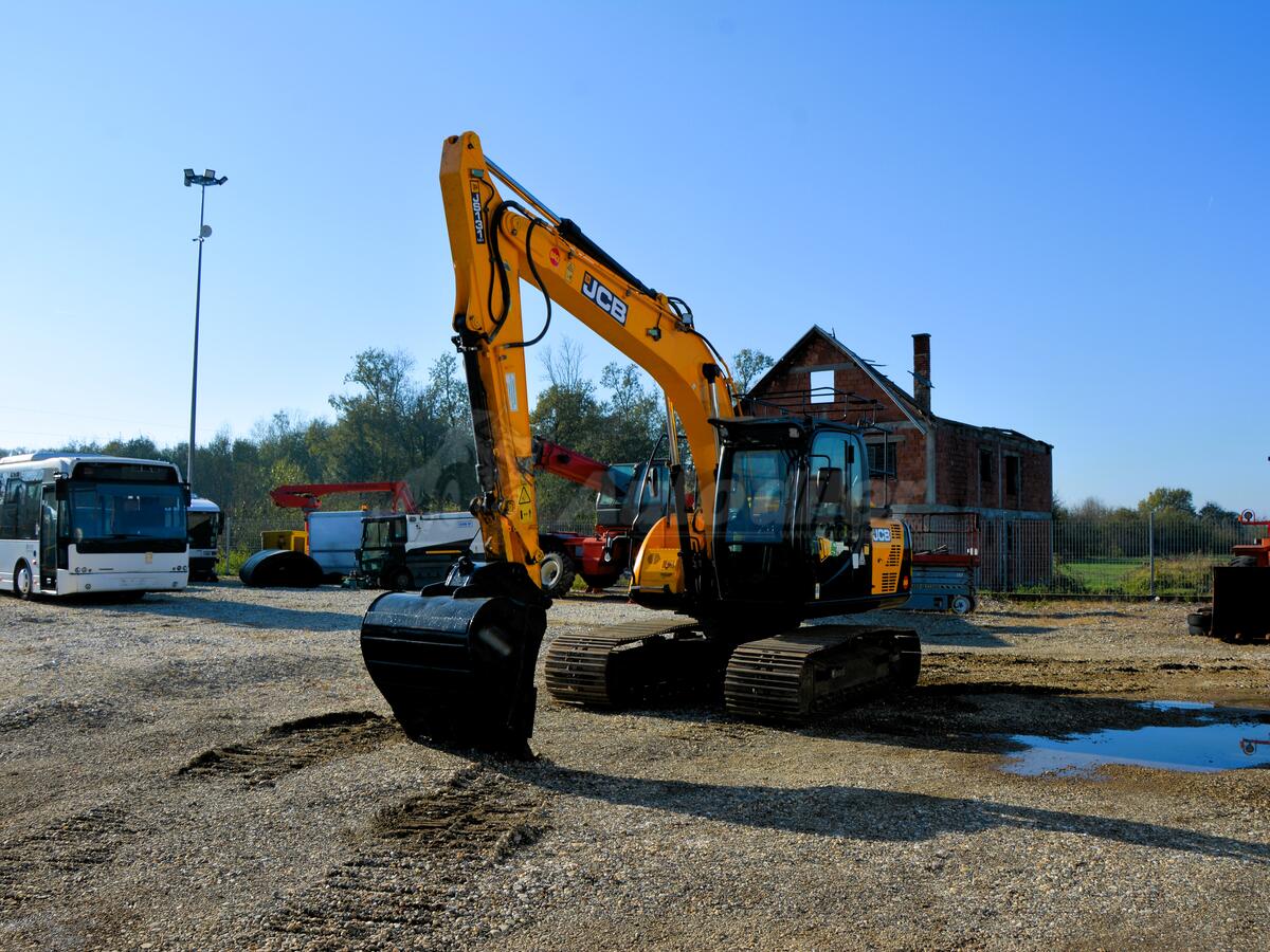 JCB JS 131 LC PLUS Cijena 49900 Srbija Kraljevo Kraljevo u i jcb-js-131-lc-plus-cijena-49900-srbija-kraljevo-kraljevo-u-i