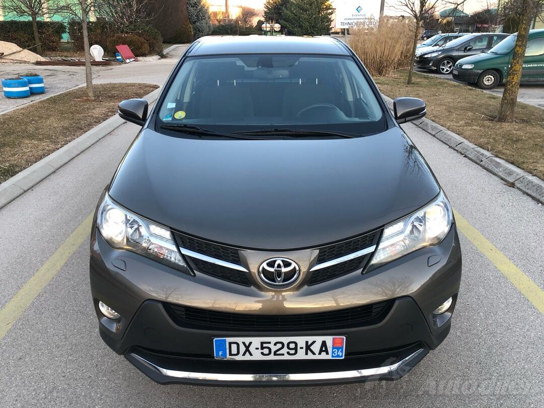 Toyota crna gora