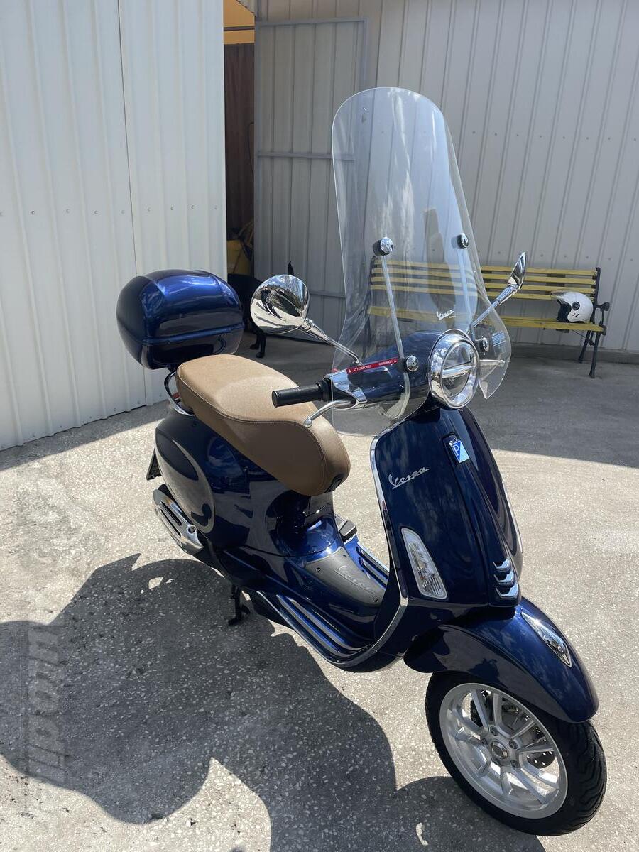 Piaggio Vespa Primavera Cijena 5000 € Crna Gora Budva Bečići