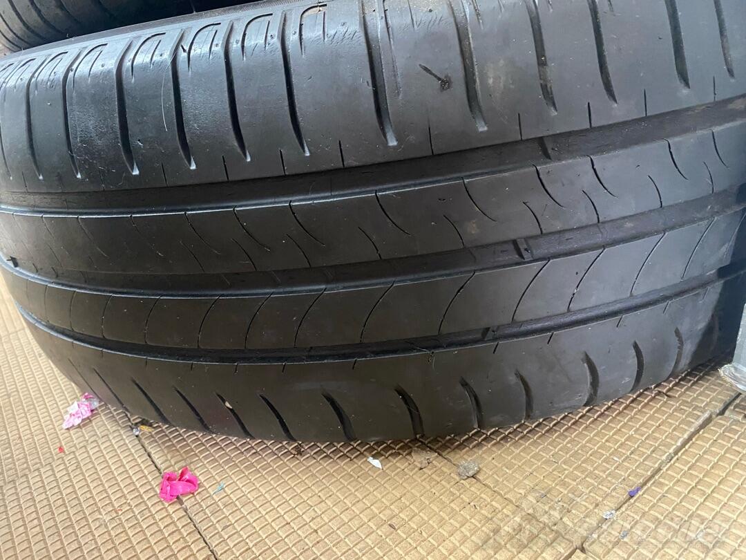 Michelin - 225 60 r16 michelin - Ljetnja guma - Cijena 120 € - Crna ...