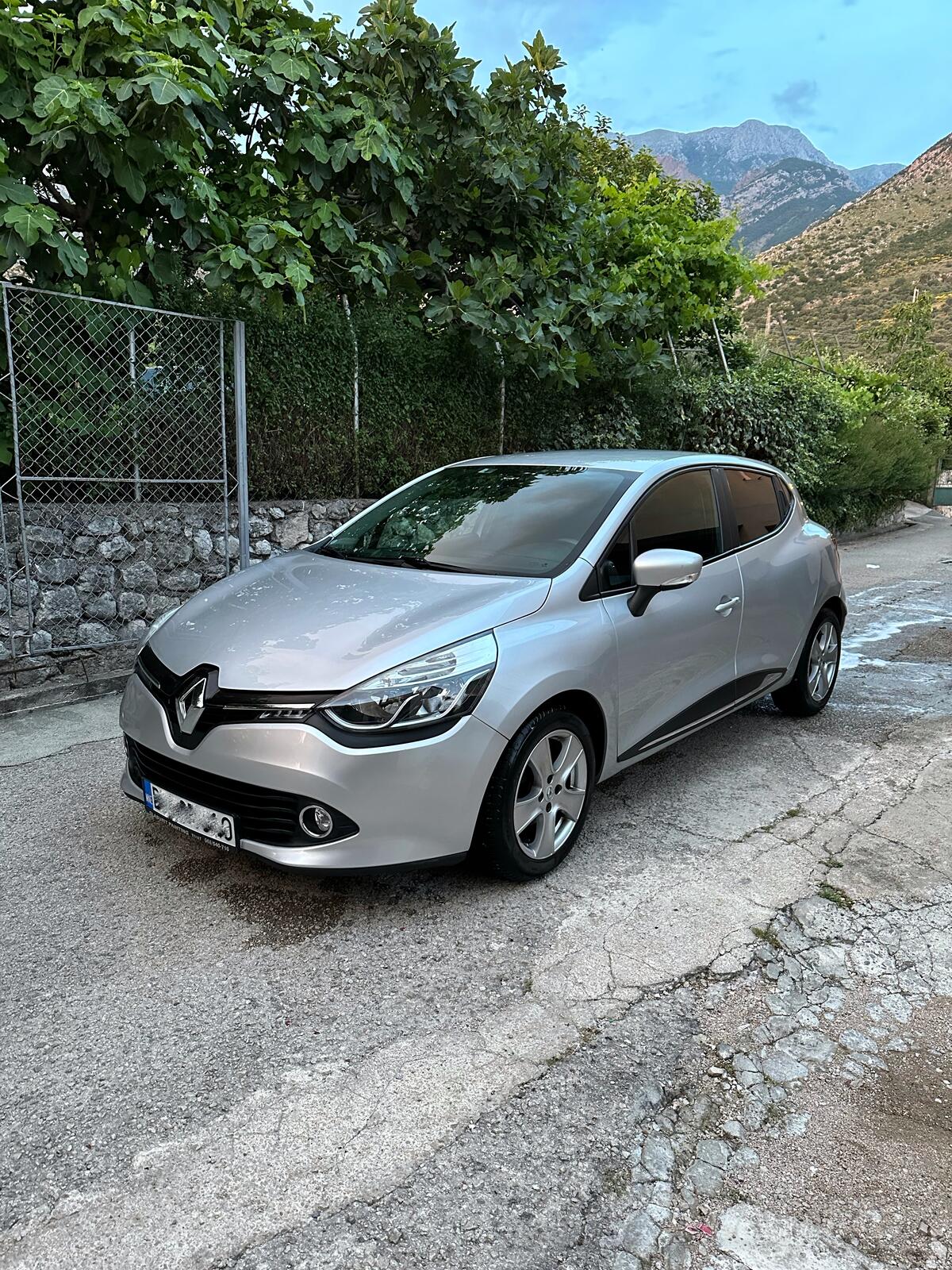 Renault Clio Automatik 1.5 Dci 66 Kw Cijena 10700 € Crna Gora