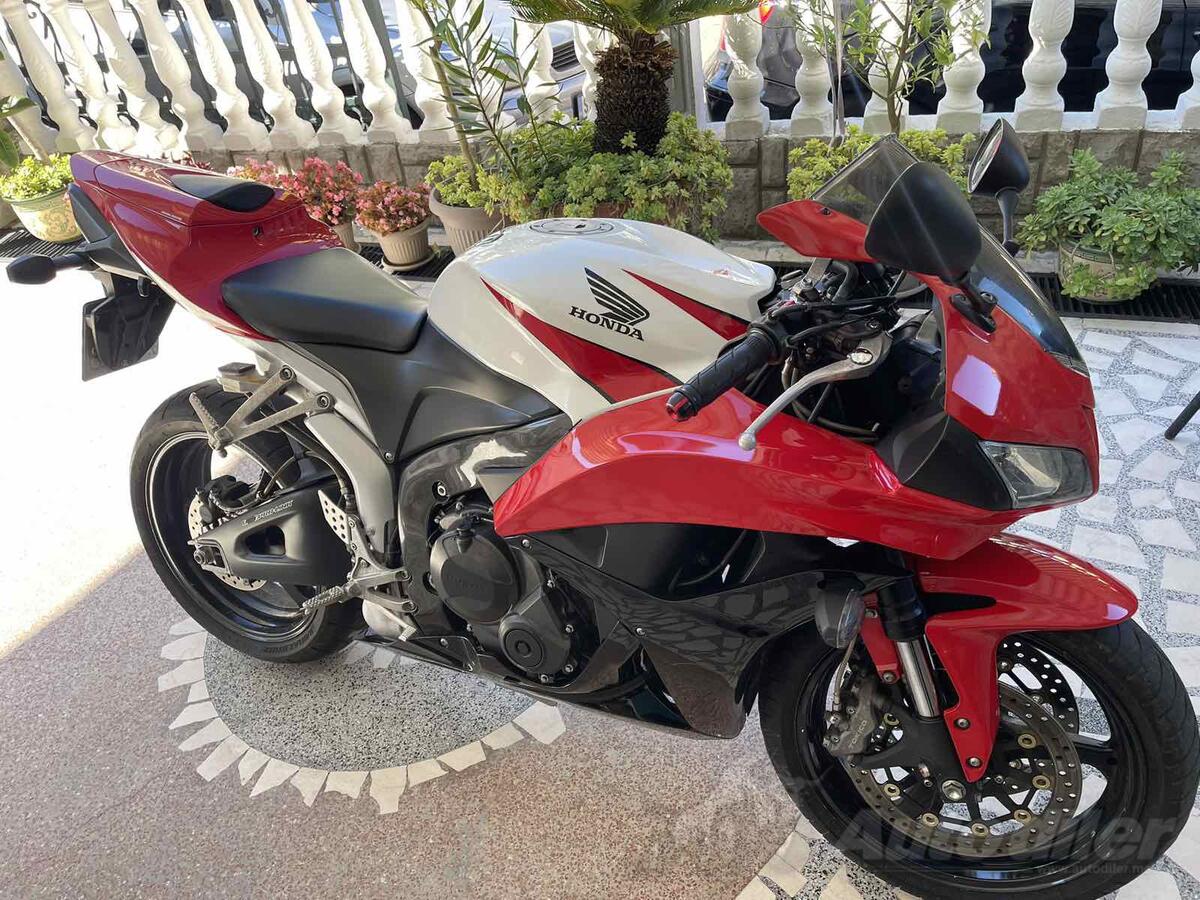 Honda - CBR 60 RR - Cijena 5499 € - Crna Gora Bar Bar (uži dio) Motori ...