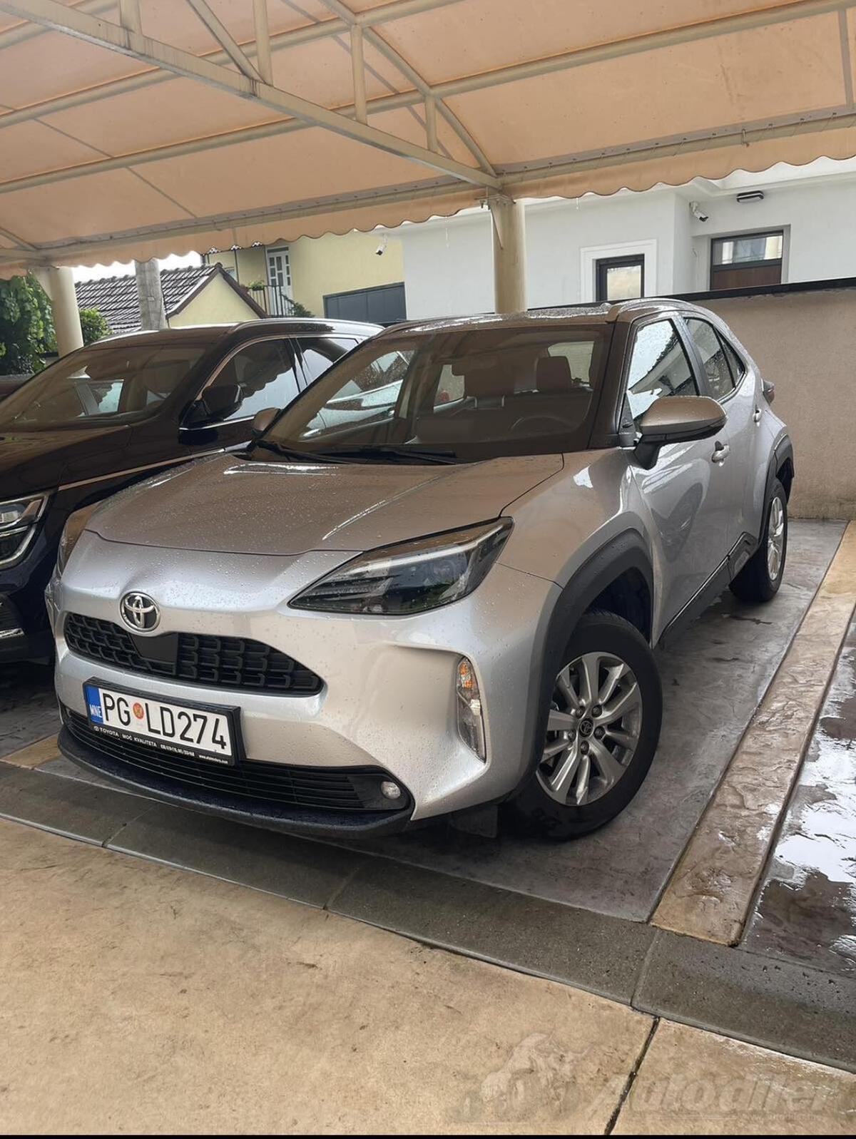 Toyota - Yaris - Yaris cross 1.5VVT-IE 5D M/T6 - Cijena 20000 € - Crna ...