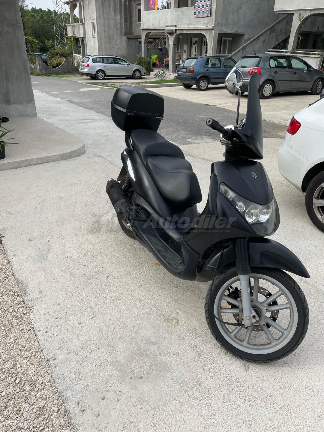 Piaggio - Beverly 250 - Cijena 1400 € - Montenegro Tivat > City Outskirts  Motorcycles