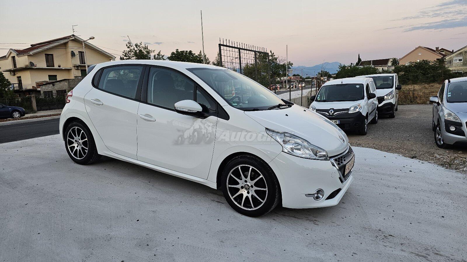 Peugeot 208 AUTOMATIK Cijena 6900 € Crna Gora Podgorica Podgorica (uži dio) Automobili