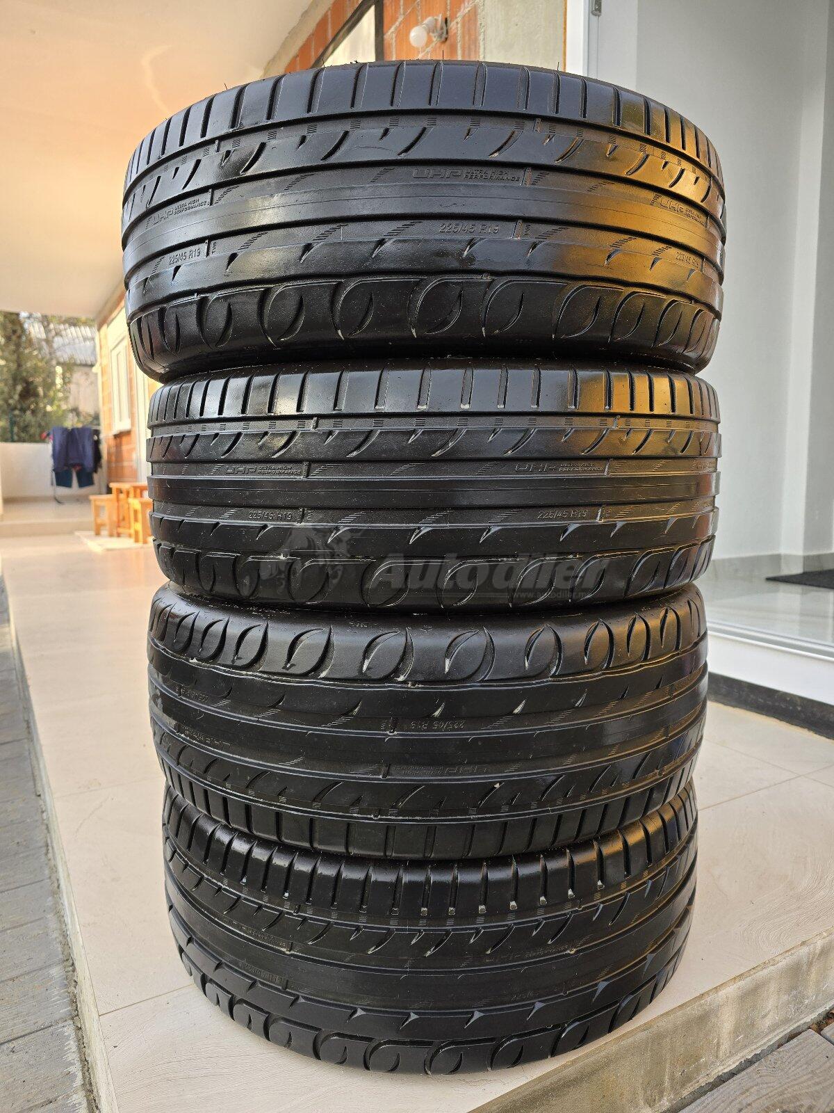 Tigar - Tigar 225/45 r19 - Ljetnja guma - Cijena 200 € - Crna Gora ...