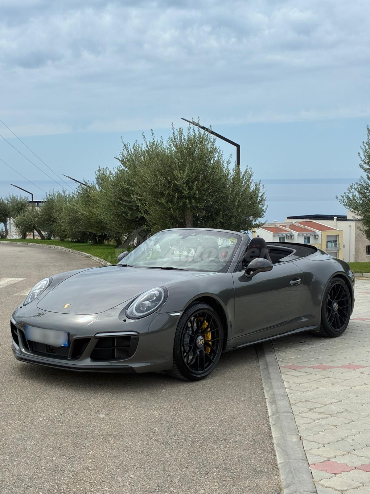 911