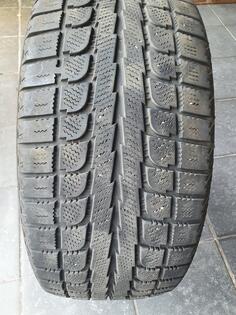 Kumho - 245 40 18 - Winter tire