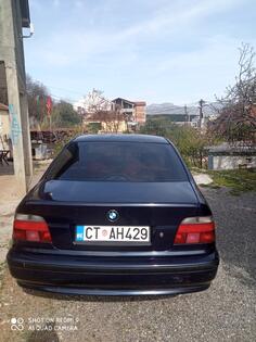 BMW - 530