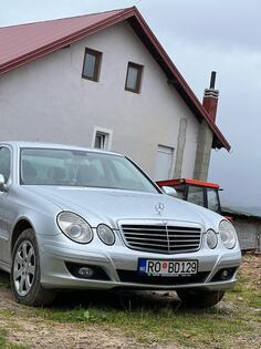 Mercedes Benz - 200 - E 200