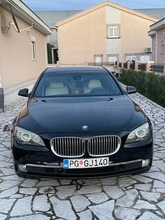 BMW - 730