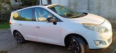 Renault - Grand Scenic - 2.0 dci sa 7 sjedista