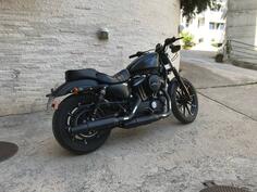 Harley-Davidson - Sportster 883 Iron