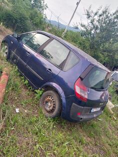 Renault - Grand Scenic 1.9 in parts