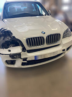 U djelovima BMW - X5 xDrive40e 3.0