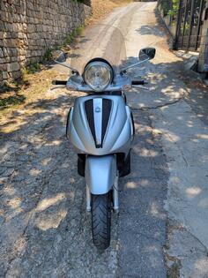 Piaggio - Beverly 250 Tourer