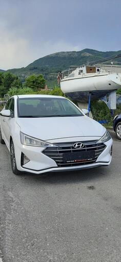 Hyundai - Elantra - 1.6