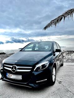 Mercedes Benz - B 180