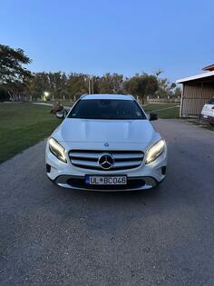 Mercedes Benz - GLA 220