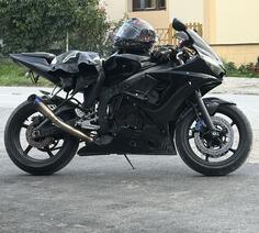 Yamaha - R6