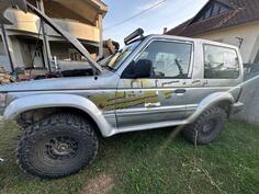 U djelovima Mitsubishi - Pajero