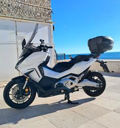 Honda - FORZA 750