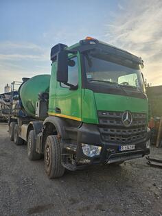 Liebherr - Mercedes benz  arocs