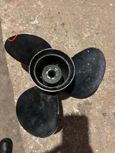 Propeller for watercrafts