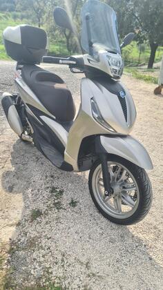 Piaggio - Beverly 300