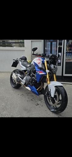 BMW - F900R