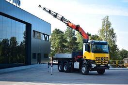 Mercedes Benz - AROCS 3345 6x6 / Ravna platforma + Kran PALFINGER