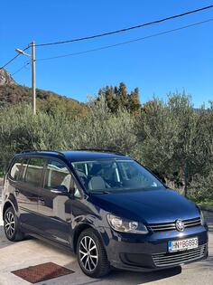 Volkswagen - Touran - 1. 6 TDI DSG