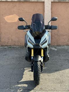 Honda - Adv 750