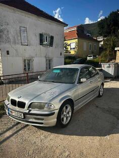 BMW - 320