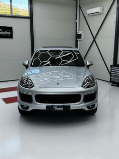 Porsche - Cayenne