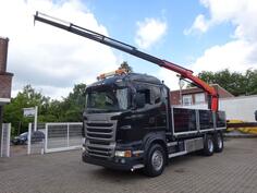 Scania - R 620 V8 / Ravna platforma + Kran PALFINGER