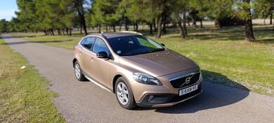 Volvo - V40 Cross Country - CROSS COUNTRY