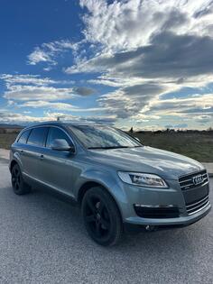 U djelovima Audi - Q7 3.0