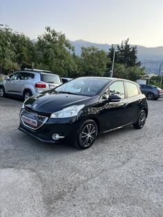 Peugeot - 208 - 1.4 AUTOMATIK