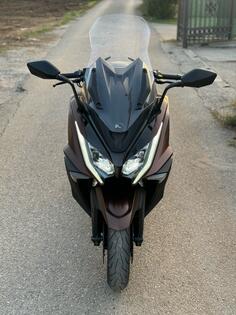 Kymco - AK550