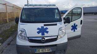 Opel - Opel Vivaro Ambulance