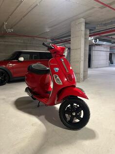 Piaggio - Vespa