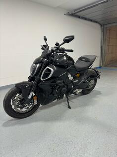 Ducati - Diavel v4