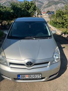 Toyota - Corolla Verso - 2.2