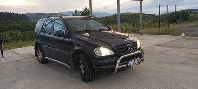Mercedes Benz - ML 320 - 320