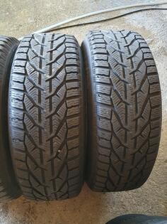 GoodYear - 235/65 R17 - All-season tire